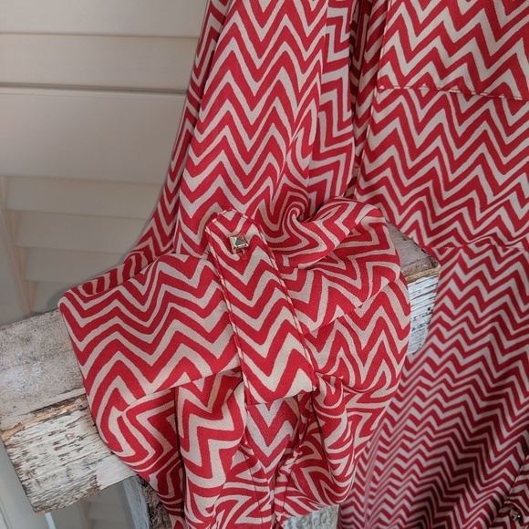 Zac and Rachel Red White Lightweight Blouse - Picture 2 of 8